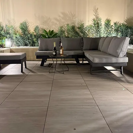 Apartment Garden Suquet, Terrasse&garage