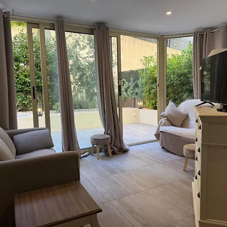 Garden Suquet, Terrasse&garage Apartment